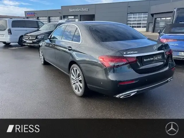 Mercedes-Benz E 300