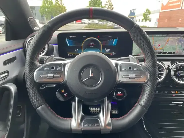 Mercedes-Benz CLA 35 AMG