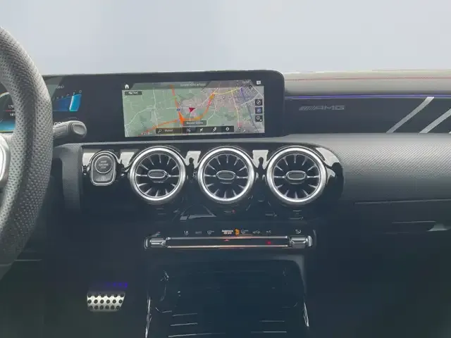 Mercedes-Benz CLA 35 AMG