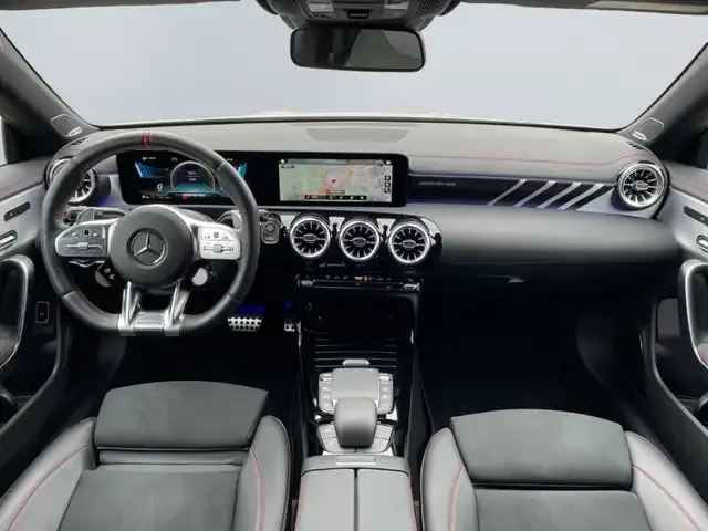Mercedes-Benz CLA 35 AMG