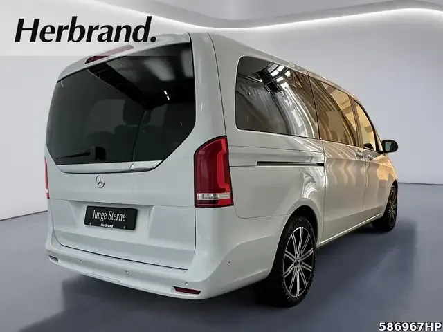 Mercedes-Benz V 220
