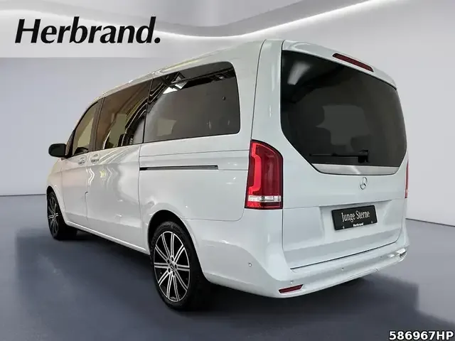 Mercedes-Benz V 220