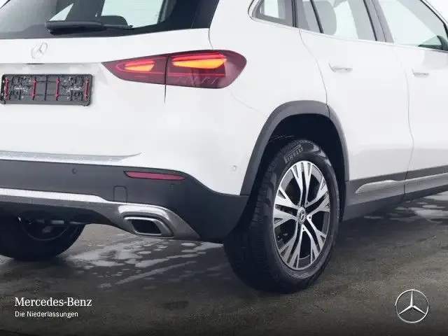 Mercedes-Benz GLA 180