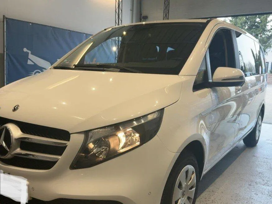 Mercedes-Benz V 220