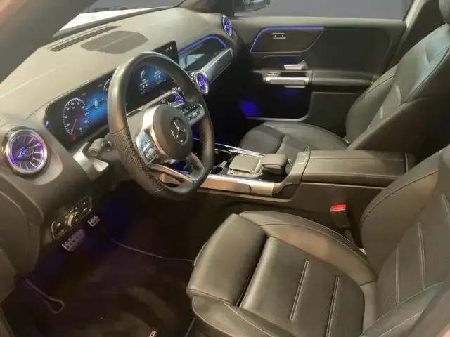 Mercedes-Benz GLB 220