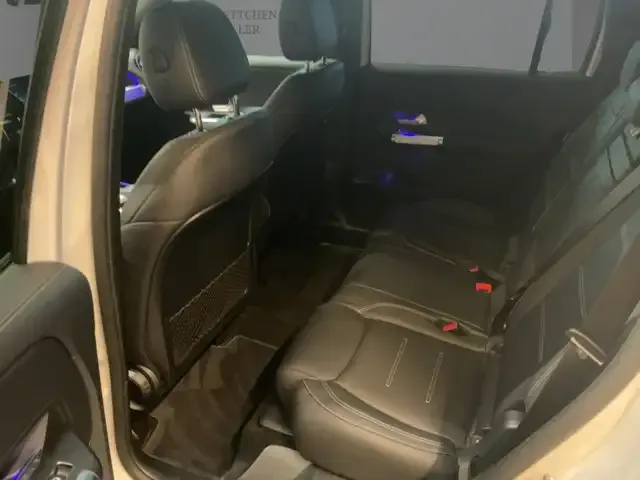 Mercedes-Benz GLB 220