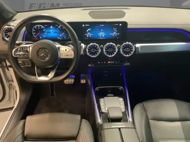 Mercedes-Benz GLB 220