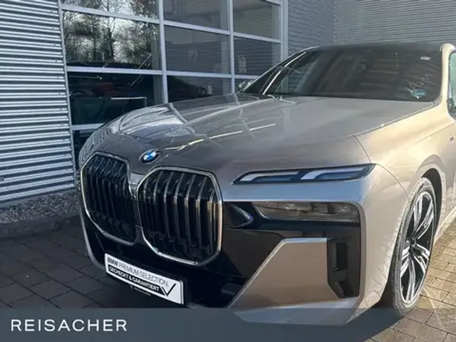 BMW 740
