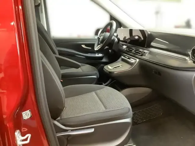 Mercedes-Benz V 220