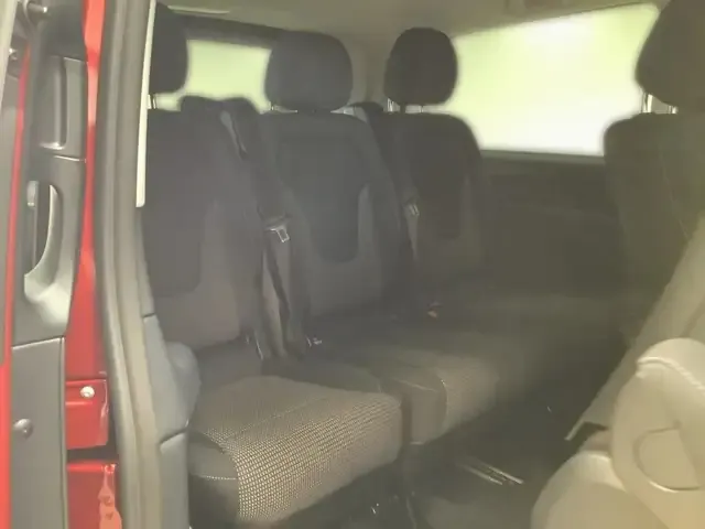 Mercedes-Benz V 220