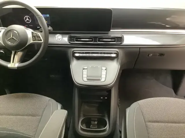 Mercedes-Benz V 220