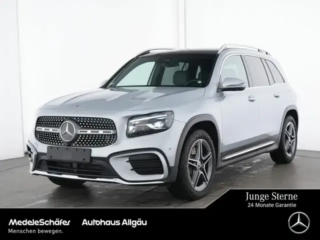 Mercedes-Benz GLB 220