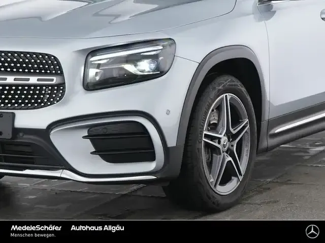 Mercedes-Benz GLB 220