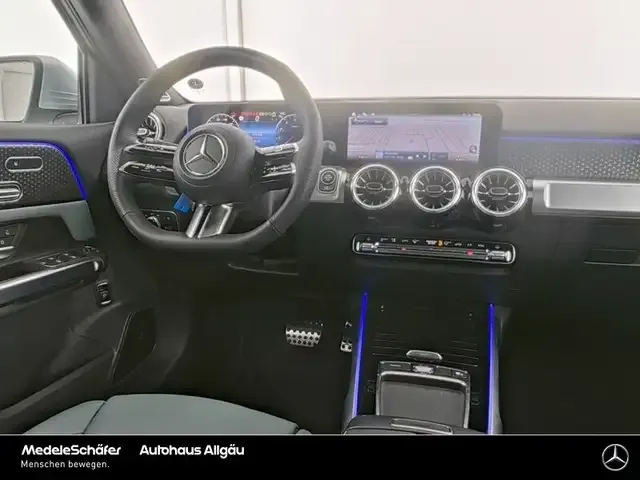Mercedes-Benz GLB 220