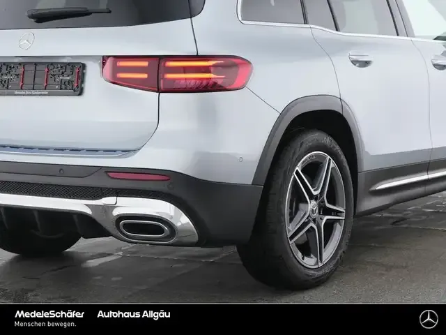 Mercedes-Benz GLB 220