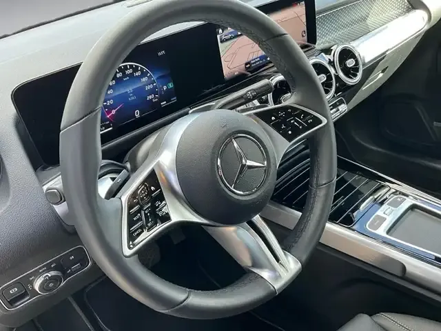 Mercedes-Benz GLB 200