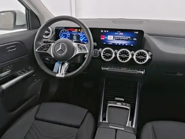 Mercedes-Benz EQA 300