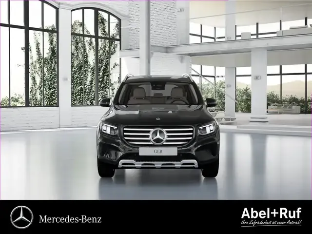 Mercedes-Benz GLB 220