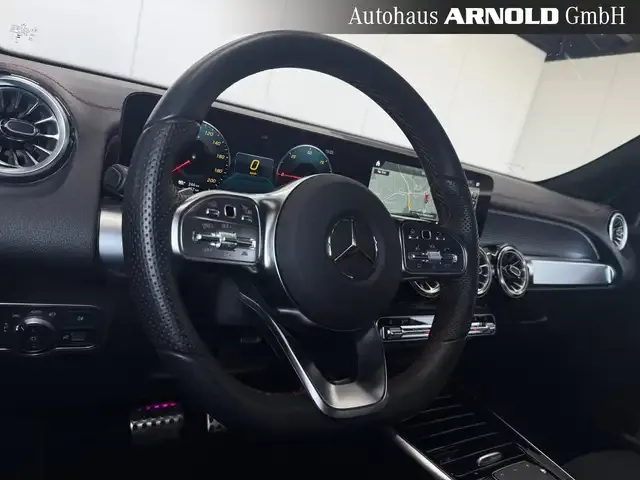 Mercedes-Benz EQB 300