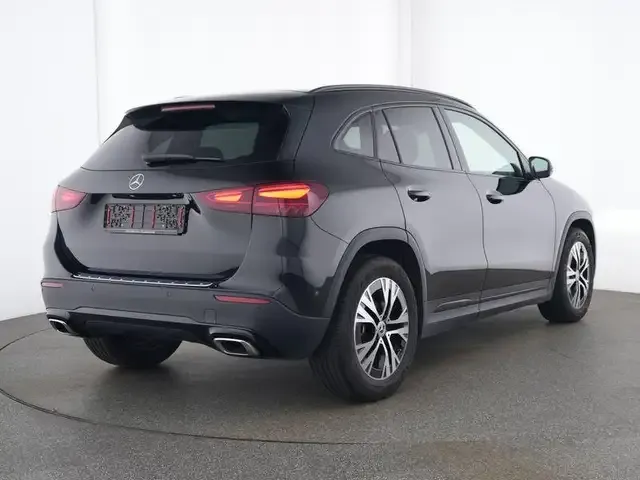 Mercedes-Benz GLA 180