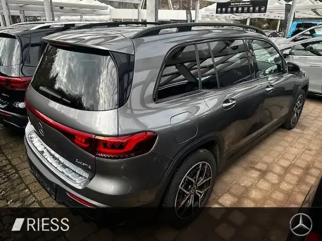 Mercedes-Benz EQB 300