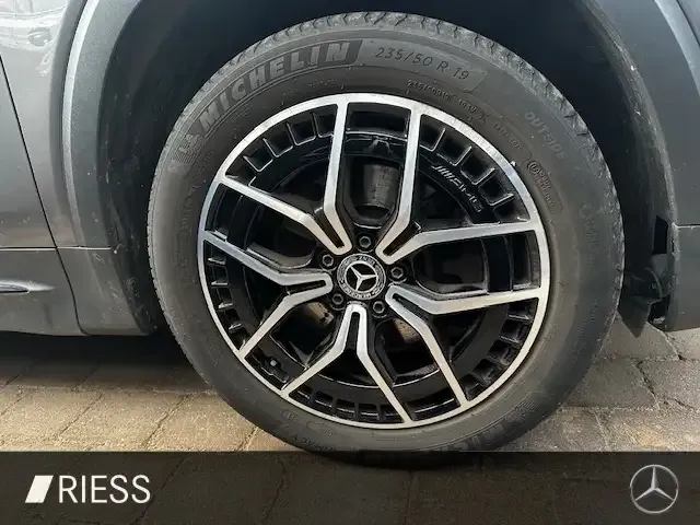 Mercedes-Benz EQB 300