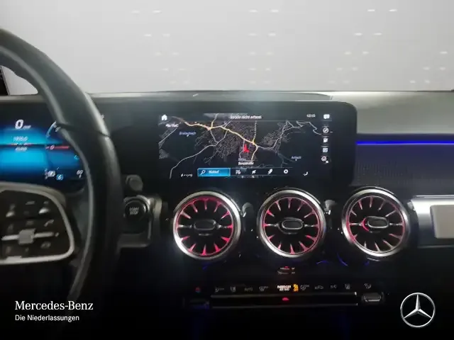 Mercedes-Benz EQB 300