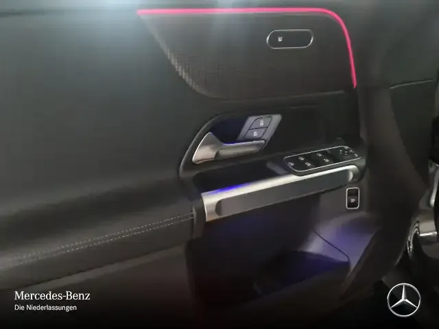 Mercedes-Benz EQB 300