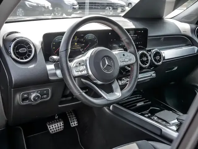 Mercedes-Benz GLB 200