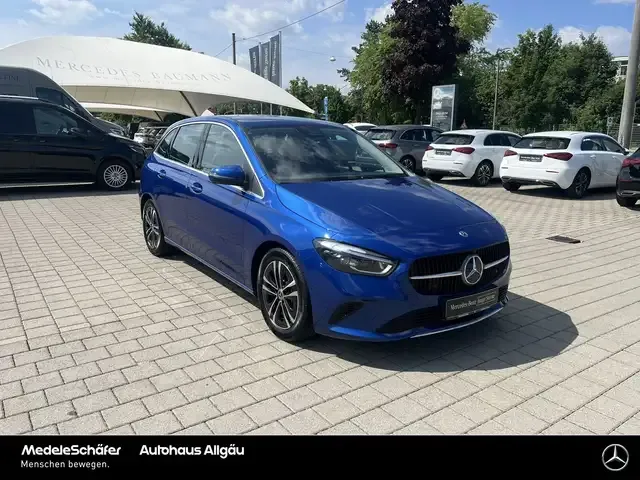 Mercedes-Benz B 200