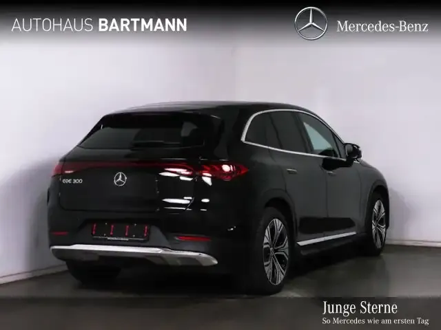 Mercedes-Benz EQE 300