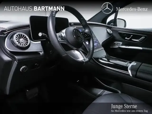Mercedes-Benz EQE 300
