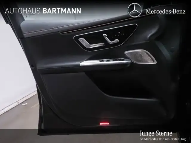 Mercedes-Benz EQE 300