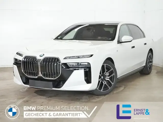 BMW i7