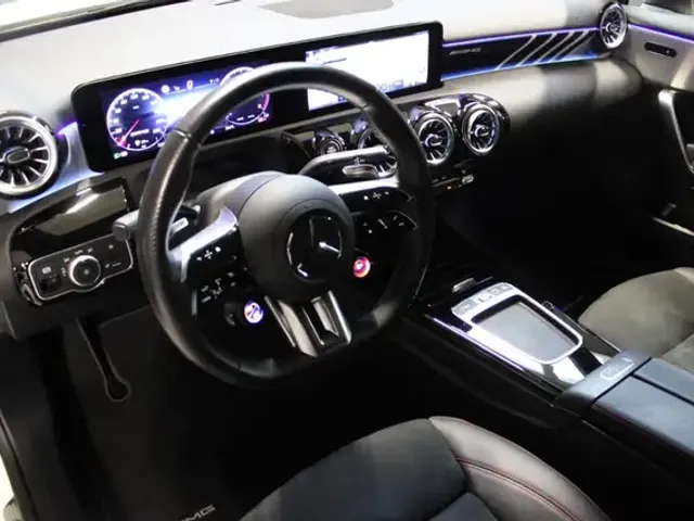 Mercedes-Benz A 35 AMG