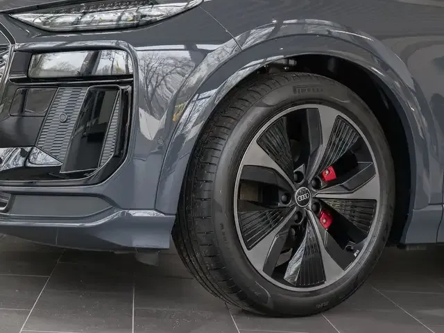 Audi Q6