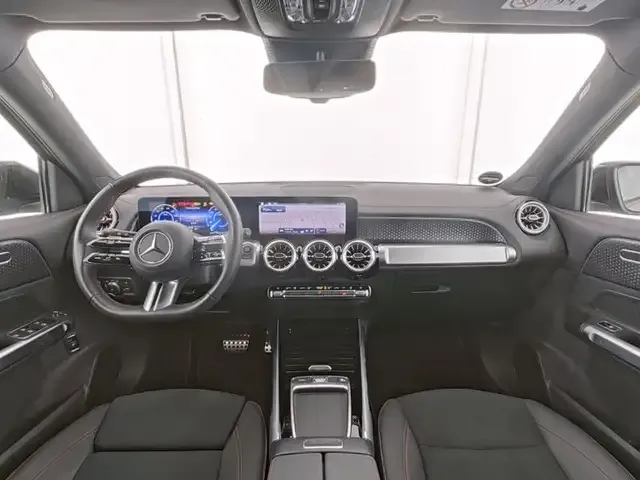 Mercedes-Benz EQB 300