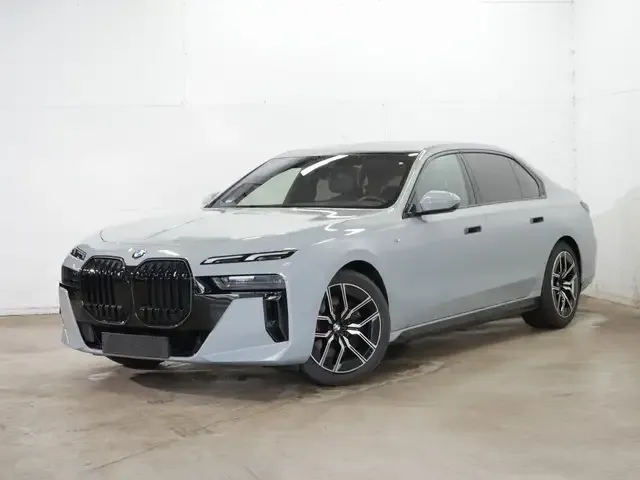 BMW 740