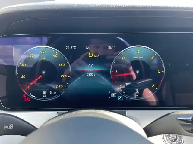 Mercedes-Benz E 220