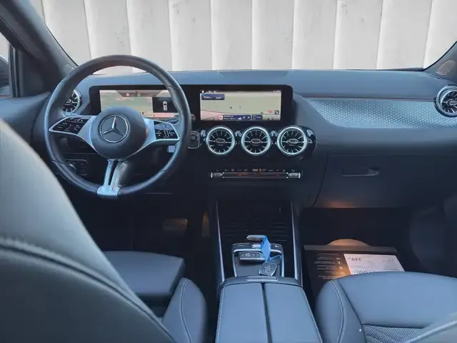 Mercedes-Benz EQA 300