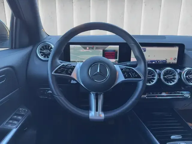 Mercedes-Benz EQA 300