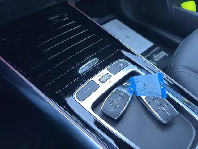 Mercedes-Benz EQA 300