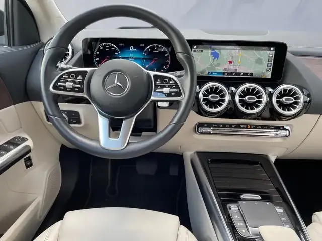 Mercedes-Benz GLA 200