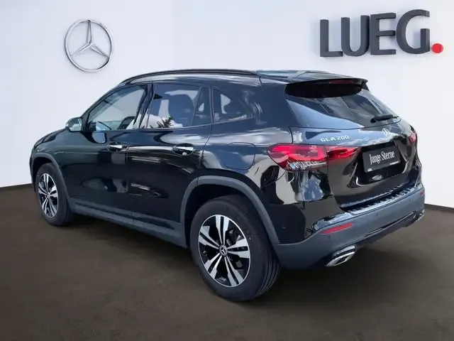 Mercedes-Benz GLA 200