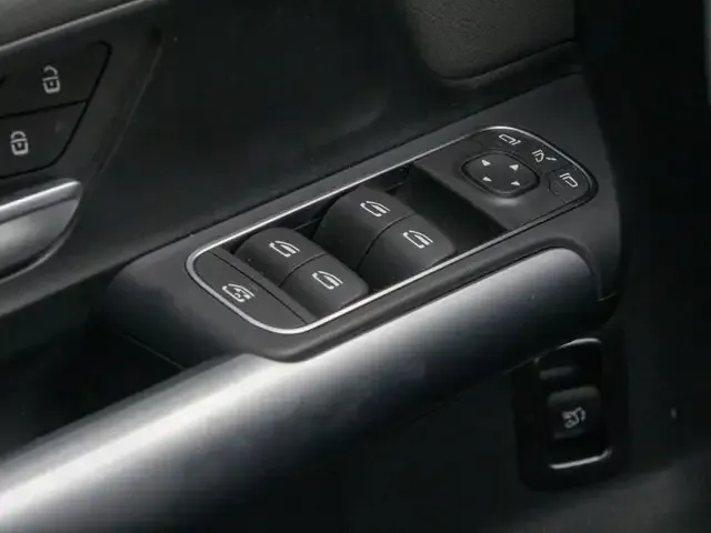 Mercedes-Benz EQA 300