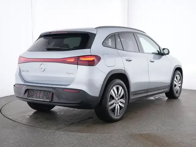 Mercedes-Benz EQA 300