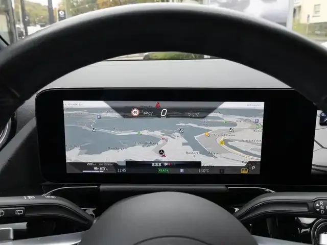Mercedes-Benz EQA 300