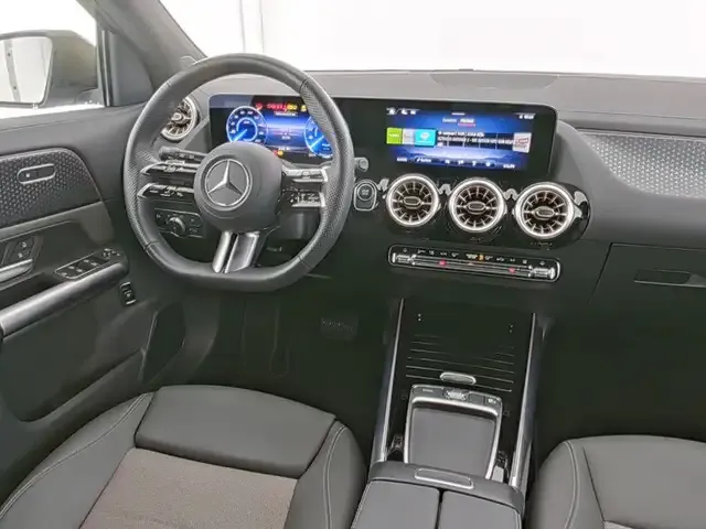 Mercedes-Benz EQA 300