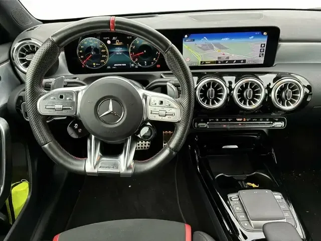 Mercedes-Benz A 35 AMG