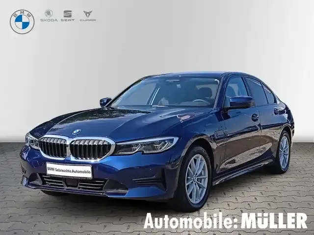 BMW 330